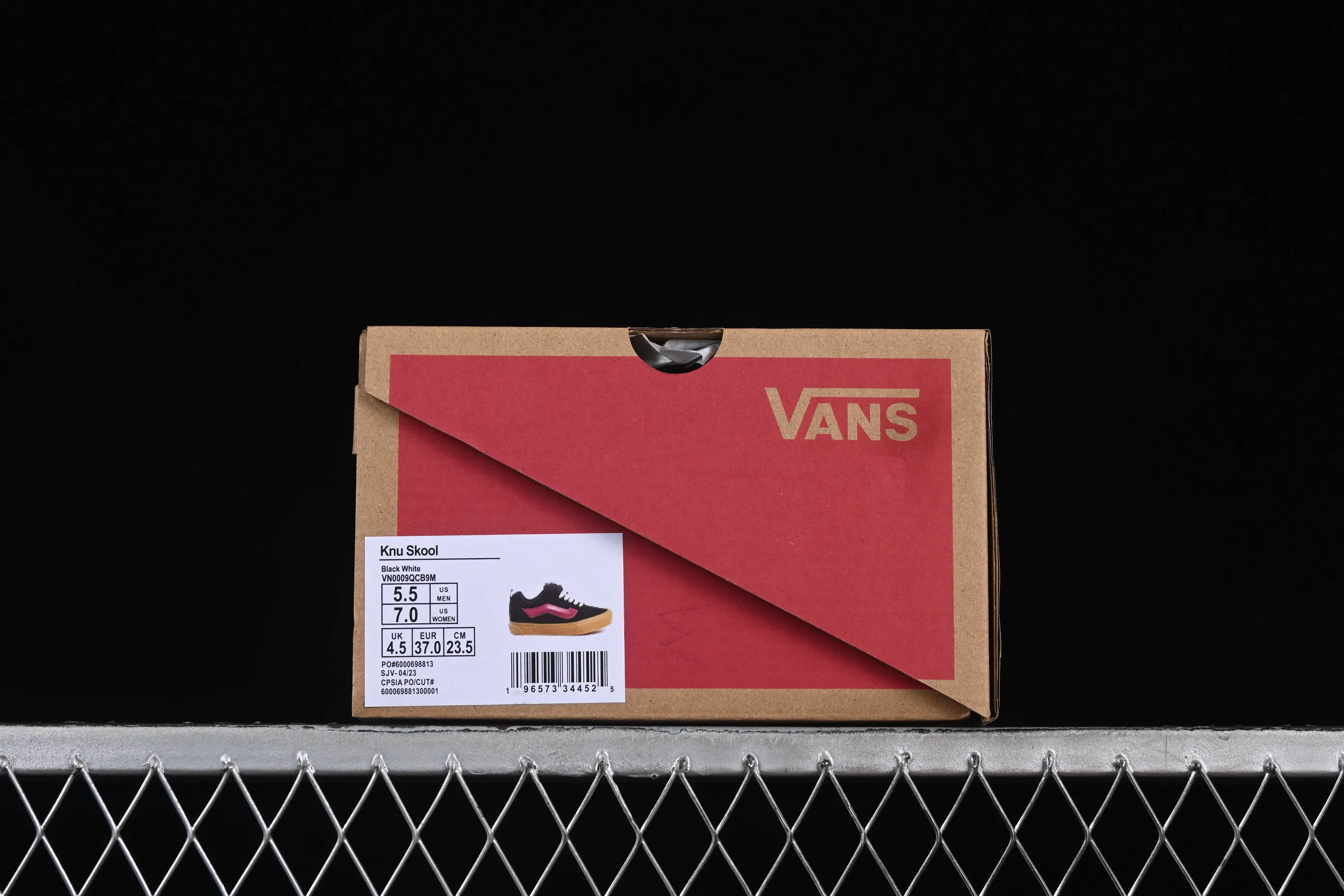 All categories Vans Vans series Vans Low Vans low-top Vans Knu Skool Vans low-top retro casual fat bread shoes VN0009QCB9M